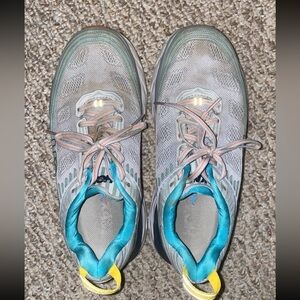 Hoka Bondi running sneakers